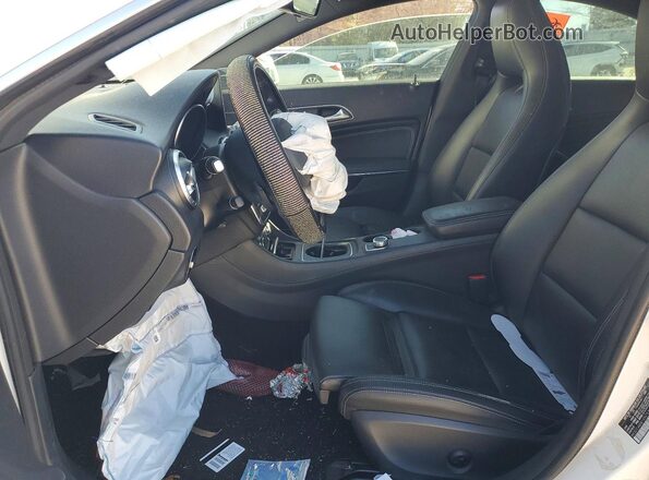 WDDSJ4EB1KN752115 2019 MERCEDES-BENZ CLA-CLASS White Vista interior delantera