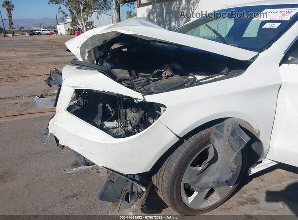 WDDSJ4EB2GN337845 2016 MERCEDES-BENZ CLA 250 White Widok z przodu