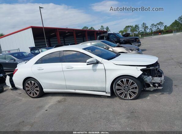 WDDSJ4EB2JN679383 2018 MERCEDES-BENZ CLA 250 White Vista interior de 360 grados