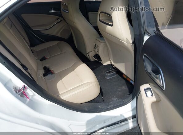 WDDSJ4EB2JN679383 2018 MERCEDES-BENZ CLA 250 White Vista de la etiqueta del VIN