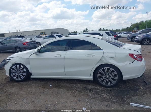 WDDSJ4EB3JN550763 2018 MERCEDES-BENZ CLA 250 White Widok wnętrza 360 stopni