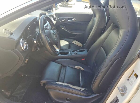 WDDSJ4EB4HN410781 2017 MERCEDES-BENZ CLA-CLASS Белый Вид панели приборов