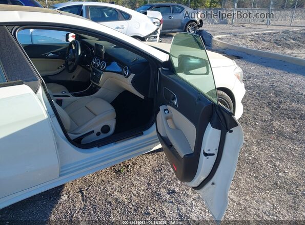WDDSJ4EB8GN318233 2016 MERCEDES-BENZ CLA 250 White Vista interior delantera