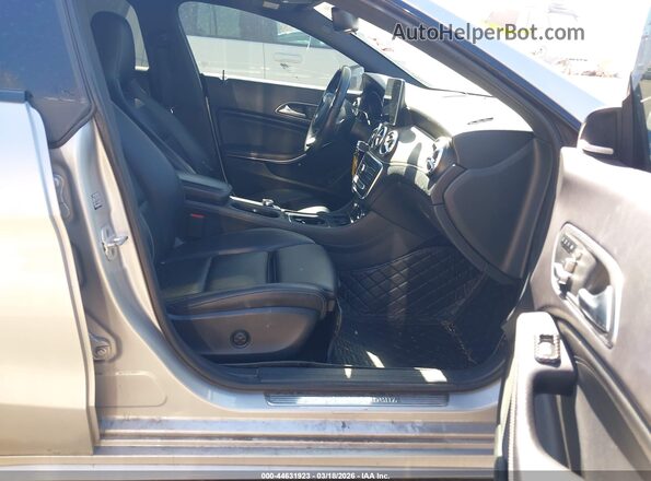 WDDSJ4EBXJN591102 2018 MERCEDES-BENZ CLA 250 Silver Вид салону спереду