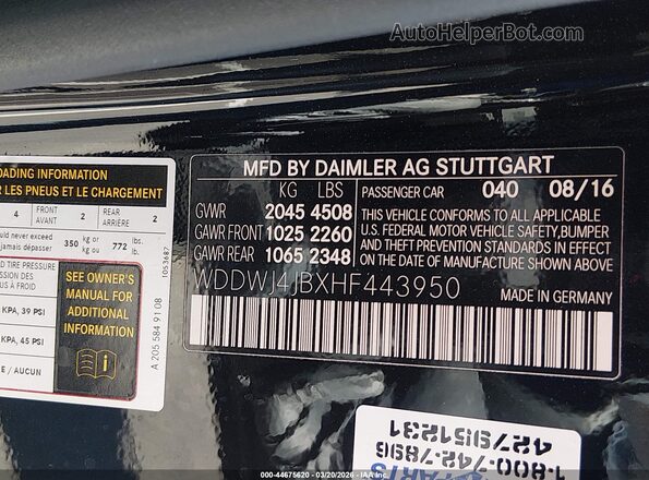 WDDWJ4JBXHF443950 2017 MERCEDES-BENZ C-CLASS Black Vista del compartimento del motor