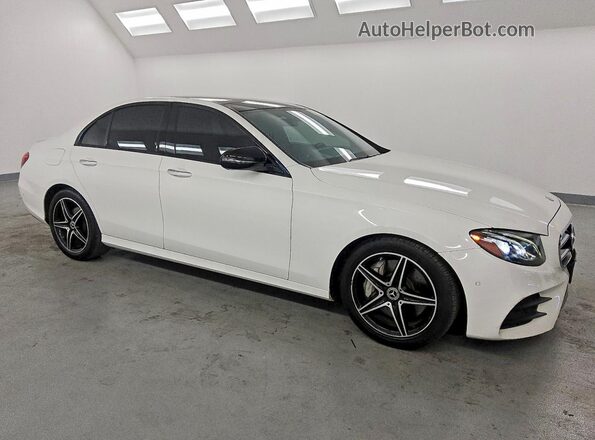 WDDZF4JB3JA296694 2018 MERCEDES-BENZ E Белый Передняя правая четверть