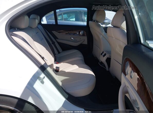 WDDZF4JB4HA007834 2017 MERCEDES-BENZ E-CLASS White Widok naklejki z numerem VIN