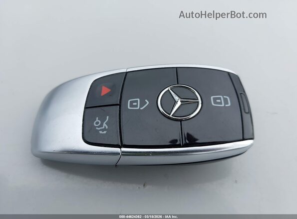 WDDZF4JB5HA067976 2017 MERCEDES-BENZ E-CLASS Silver Widok deski rozdzielczej