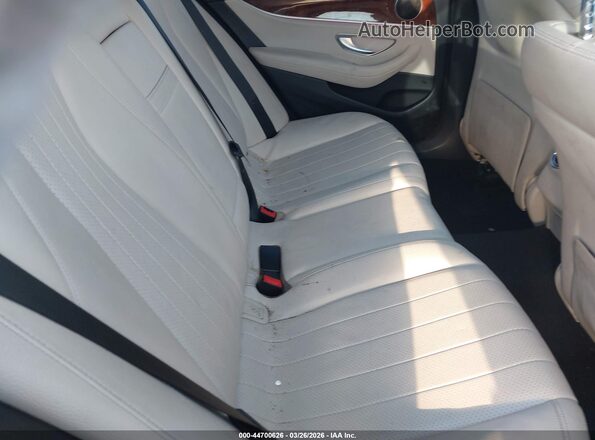 WDDZF4KB6JA330917 2018 MERCEDES-BENZ E-CLASS Blue Vista de la etiqueta del VIN
