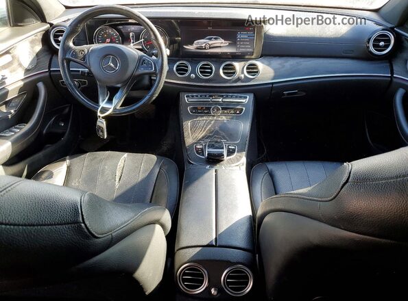 WDDZF4KB8HA201989 2017 MERCEDES-BENZ E White Widok deski rozdzielczej