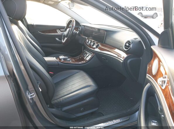 WDDZF6JB1KA569273 2019 MERCEDES-BENZ E-CLASS Gray Вид салону спереду