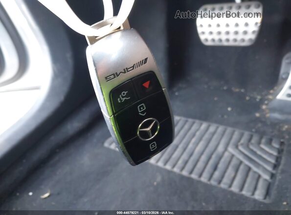 WDDZF8KB1KA553360 2019 MERCEDES-BENZ AMG E 63 Gray Vista del salpicadero