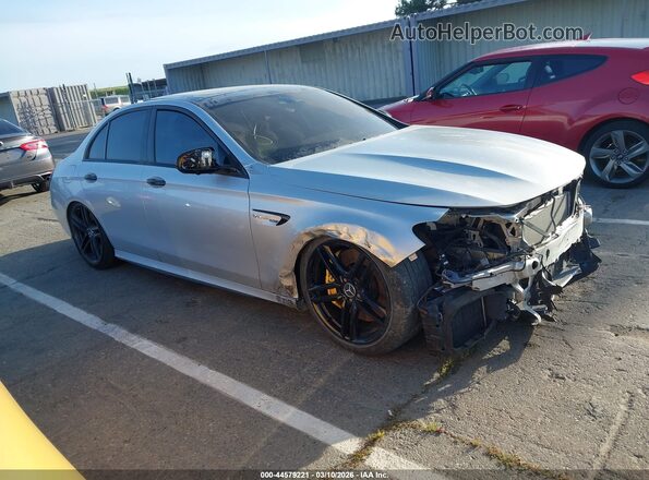 WDDZF8KB1KA553360 2019 MERCEDES-BENZ AMG E 63 Gray Vista interior trasera
