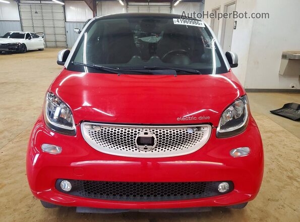 WMEFJ9BA9JK275648 2018 SMART FORTWO Silver Front view