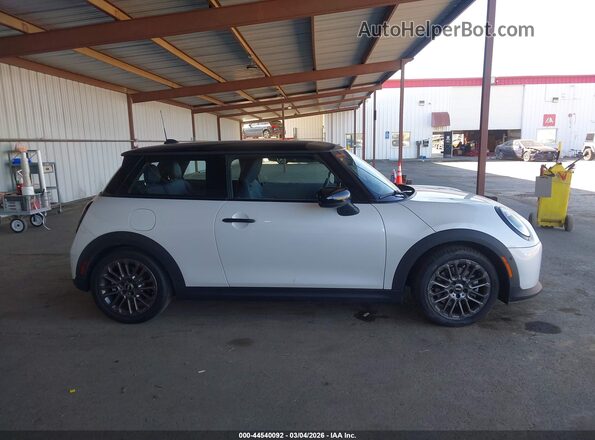 WMW13GD08S2W46227 2025 MINI HARDTOP White Widok wnętrza z tyłu