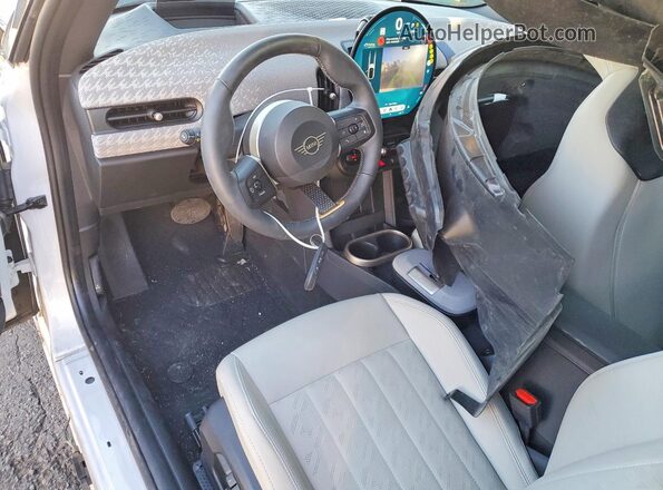 WMW23GD00S2W69988 2025 MINI COOPER White Առջևի վահանակի տեսք