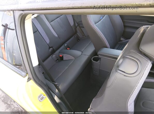 WMW23GD02S2W25300 2025 MINI HARDTOP Yellow Вид наклейки з VIN-кодом