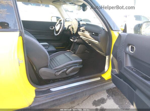 WMW23GD02S2W25300 2025 MINI HARDTOP Yellow Вид салону спереду