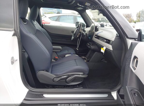 WMW23GD08T2Y04541 2026 MINI HARDTOP White Սալոնի դիմացի տեսք