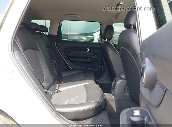 WMWLU1C34H2C42240 2017 MINI CLUBMAN Cream VIN კოდის სტიკერის ხედი