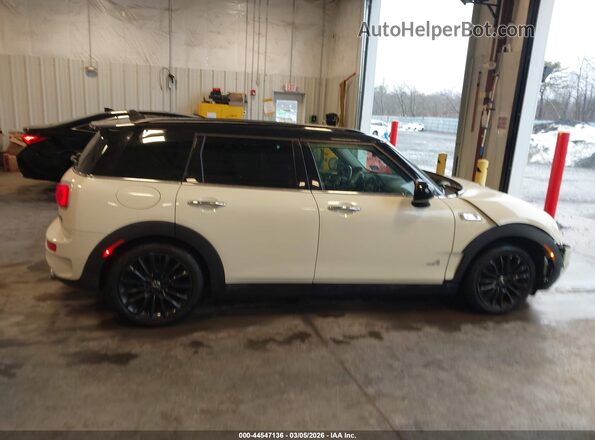 WMWLU5C53H2E80492 2017 MINI CLUBMAN White Widok wnętrza z tyłu