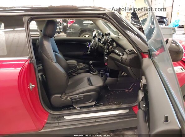 WMWXP7C5XJ2C62320 2018 MINI HARDTOP Red Вид салону спереду