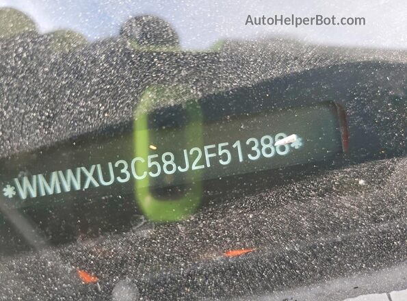 WMWXU3C58J2F51388 2018 MINI COOPER Red Vista del compartimento del motor