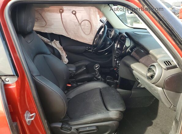 WMWXU3C58J2F51388 2018 MINI COOPER Red Vista interior delantera