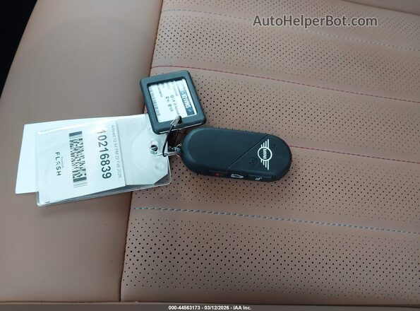 WMZ23GA05T7U73024 2026 MINI COUNTRYMAN White Вид панелі приладів