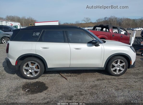 WMZ23GA06S7P43585 2025 MINI COUNTRYMAN White Вид задньої частини салону