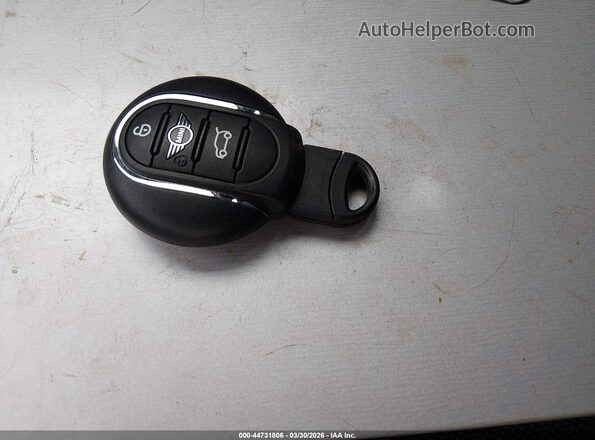 WMZ43BR07M3N19557 2021 MINI COUNTRYMAN Красный Вид панели приборов