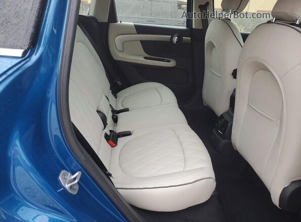 WMZ53BR00P3R23907 2023 MINI COOPER Blue Vista de los asientos traseros