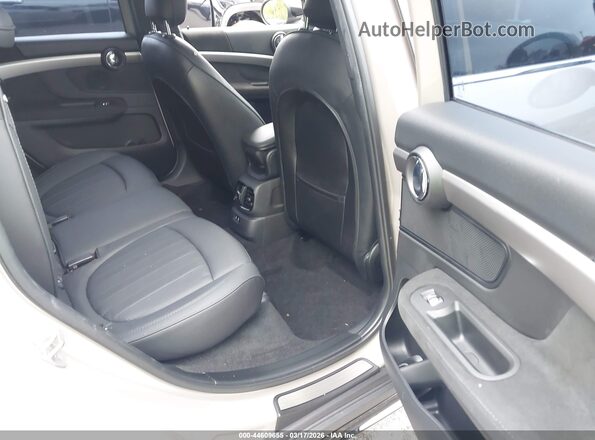 WMZ53BR00R3R42959 2024 MINI COUNTRYMAN Cream Widok naklejki z numerem VIN