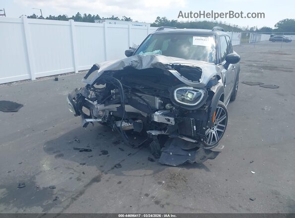 WMZ53BR06R3R70572 2024 MINI COUNTRYMAN Серебряный Передняя левая четверть
