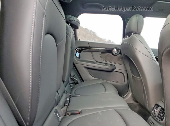WMZ83BR04P3P65858 2023 MINI COOPER Black Вид задньої частини салону