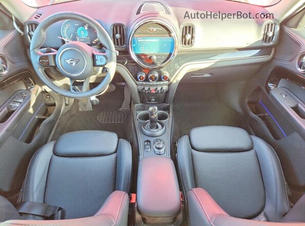 WMZ83BR09P3R09114 2023 MINI COOPER Red Вид панелі приладів