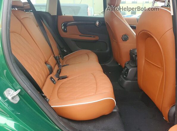 WMZ83BR09R3S16773 2024 MINI COOPER Green Vista de los asientos traseros