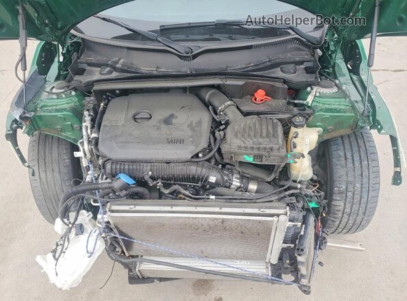 WMZ83BR09R3S16773 2024 MINI COOPER Green Vista interior trasera