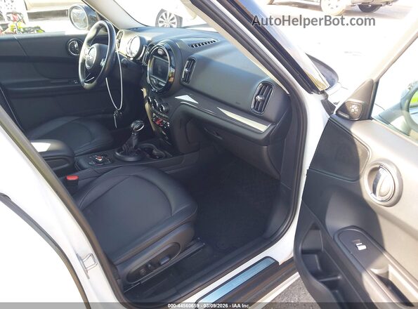 WMZYS7C35J3E08878 2018 MINI COUNTRYMAN Белый Вид салона спереди