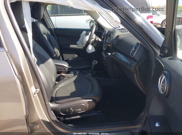 WMZYV5C32H3E02686 2017 MINI COUNTRYMAN Gray Вид салону спереду