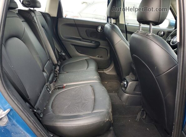 WMZYW5C08L3L05128 2020 MINI COOPER Blue Vista de los asientos traseros