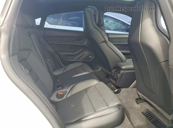 WP0AA2Y10MSA13466 2021 PORSCHE TAYCAN White Widok tylnych siedzeń