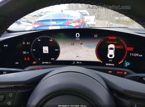 WP0AA2Y13NSA10143 2022 PORSCHE TAYCAN White უკანა სავარძლების ხედი