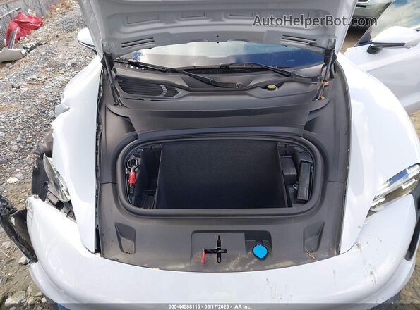 WP0AA2Y13NSA10143 2022 PORSCHE TAYCAN White უკანა ხედი