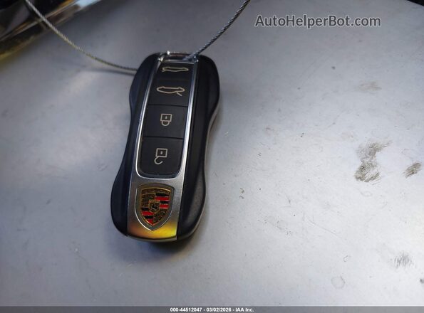 WP0AA2Y16PSA14433 2023 PORSCHE TAYCAN Silver Vista del salpicadero