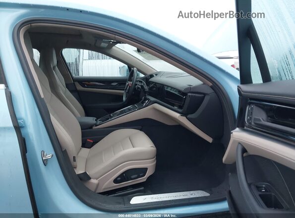 WP0AA2YA0SL009020 2025 PORSCHE PANAMERA Light Blue Front interior view
