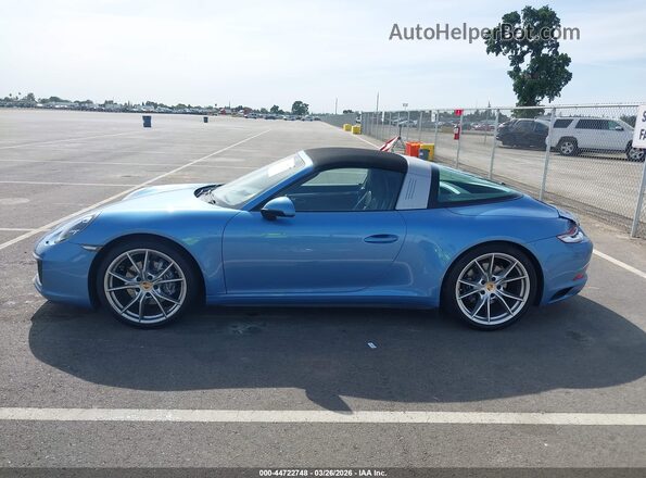 WP0BA2A92HS132224 2017 PORSCHE 911 Light Blue Widok wnętrza 360 stopni