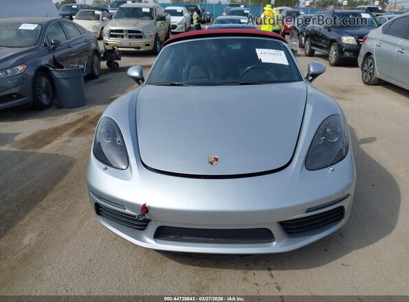 WP0CA2A80JS210792 2018 PORSCHE BOXSTER Серебряный Вид спереди