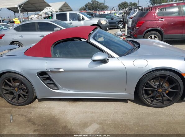 WP0CA2A80JS210792 2018 PORSCHE BOXSTER Серебряный Вид задней части салона
