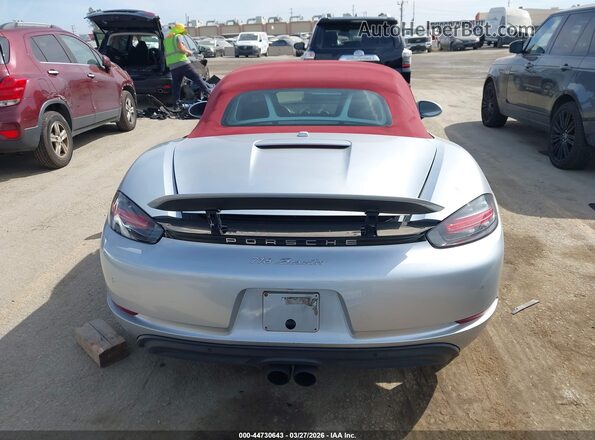 WP0CA2A80JS210792 2018 PORSCHE BOXSTER Серебряный 